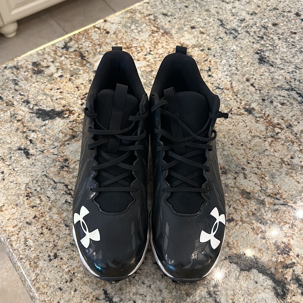 Under armor YMUI cleats. Worn twice. Men’s size 12.